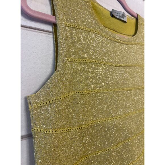 D. Exterior Yellow Gold Top Size Large Sleeveless - Picture 2 of 5